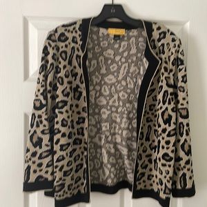St. John SoCa leopard print swing jacket
PREOWNED/USED size L